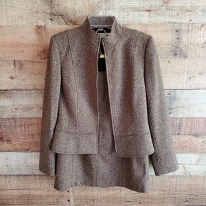 TAHARI ARTHUR S. LEVINE SKIRT SUIT 😍!